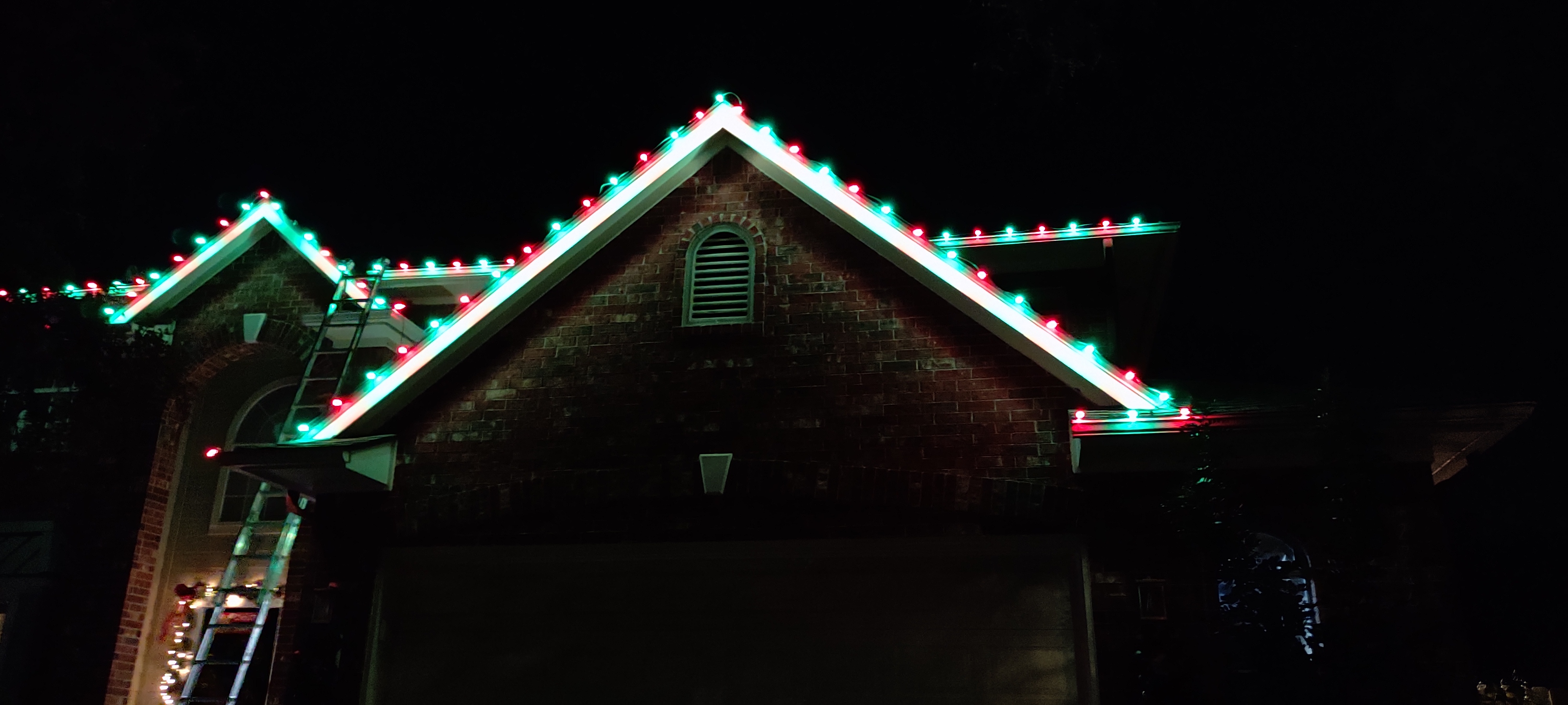 austin christmas lights, christmas light installation, austin christmas light installers, christmas light installation austin tx